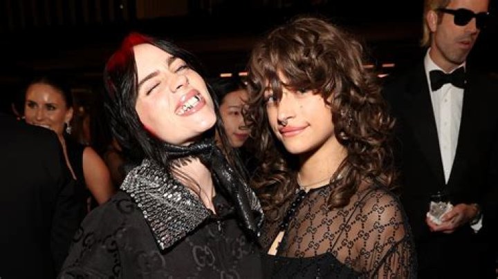 Billie Eilish quickly deletes photo kissing actress after recent confession