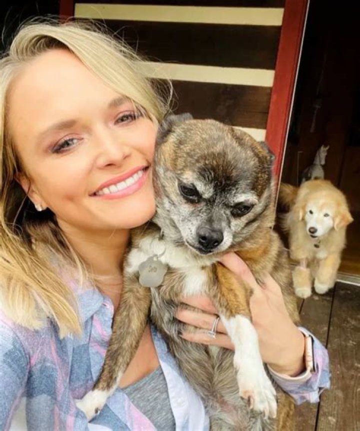 Miranda Lambert Pets - Celebrity Pets